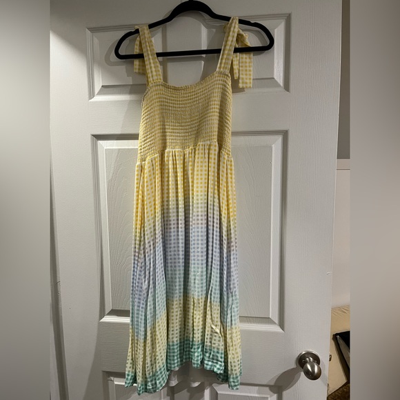 LC Spring Dress - Picture 2 of 3